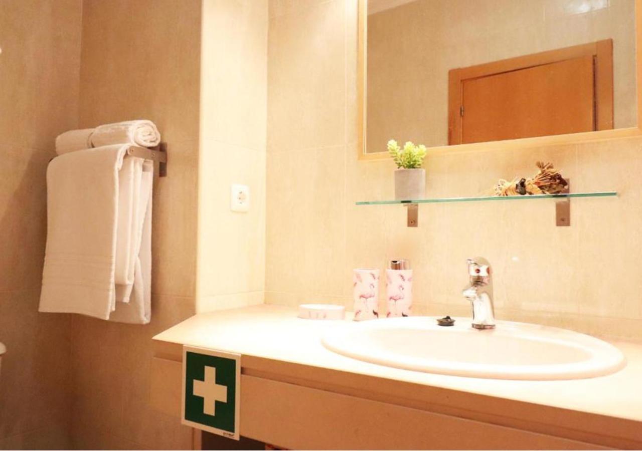 Apartment T1 Flamingo - - 1,5 Km Da *